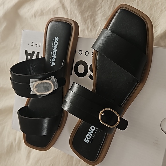 Sandals - Picture 3 of 3